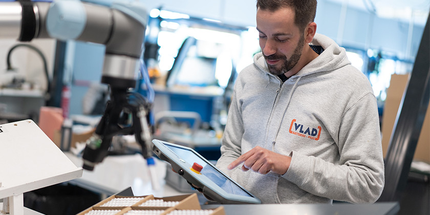 VLAD integrates five Universal Robots cobots and triples its production